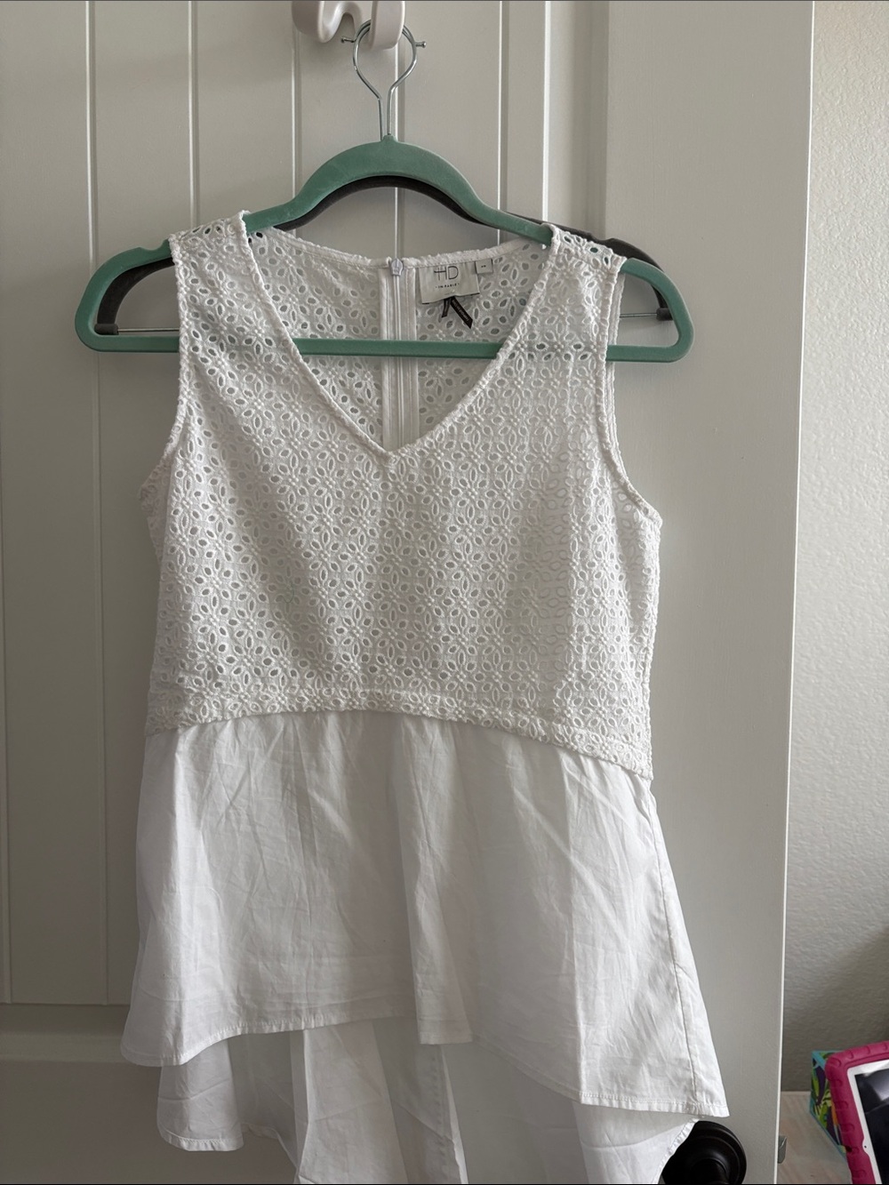 ANTHROPOLOGIE: Eyelet Poplin Tank